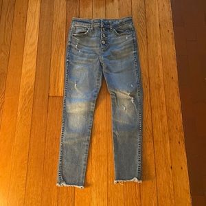 Jegging ankle high rise jeans.